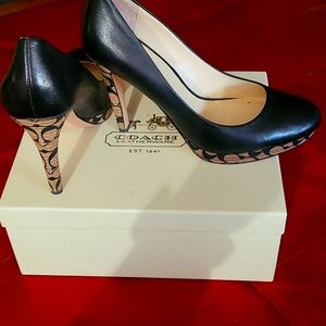 4.5" pumps in original box